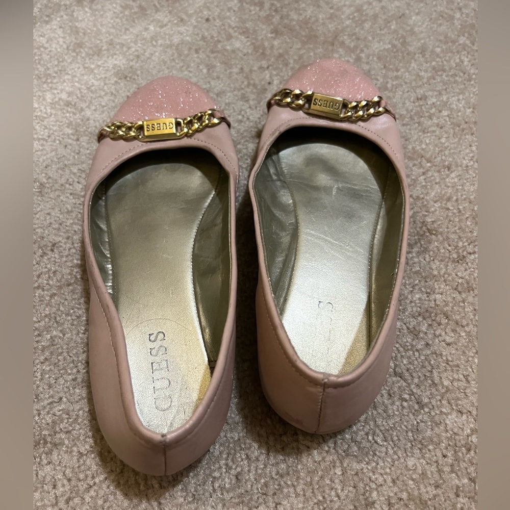 Guess flats
